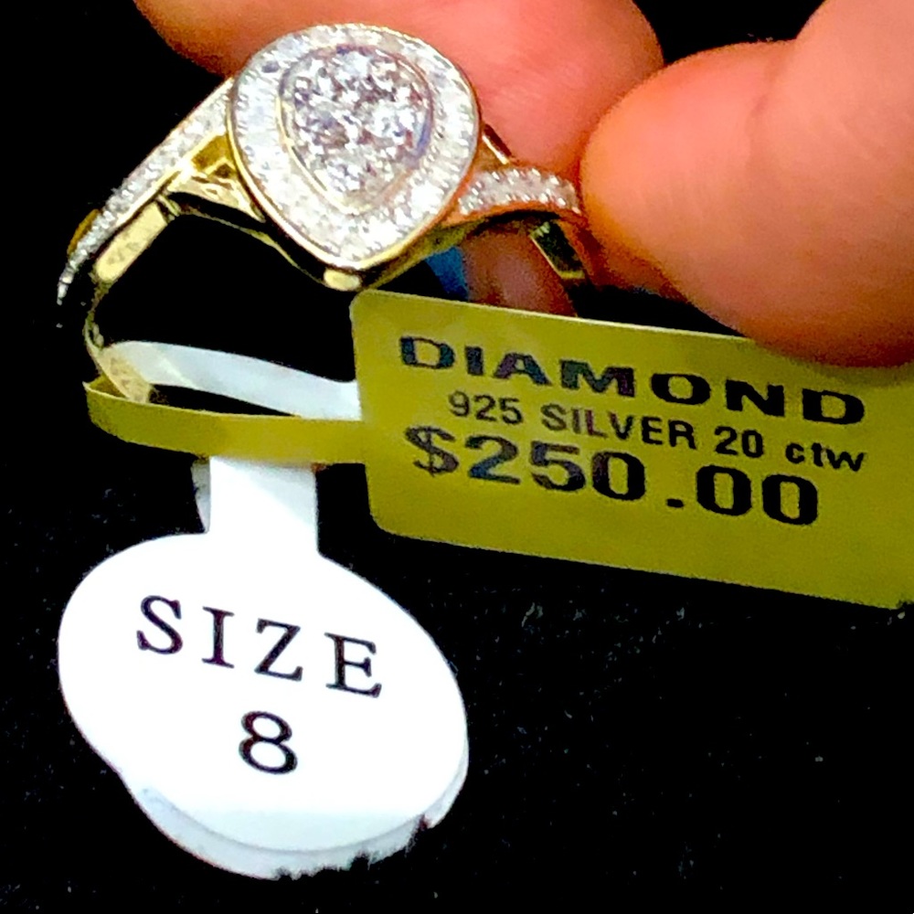 Beautiful Pear Diamond Ring 1/5cttw REAL DIAMONDS